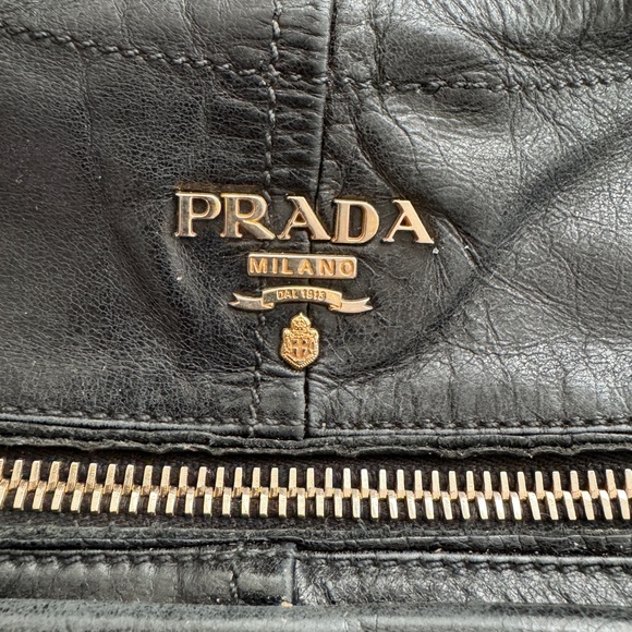 PRADA Hobo Black Leather Shoulder Bag with Gold Hardware Vintage / pre-loved - Picture 3 of 12